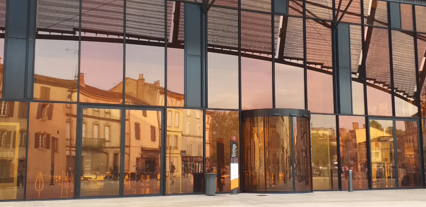 229_reflets-facade-theatre-des-Cordeliers_ALBI