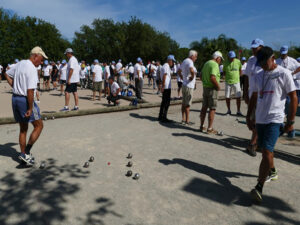 Les joueurs sont sur le terrain