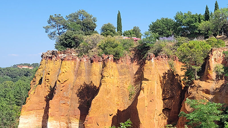 Les Ocres vues du village de Roussillon
