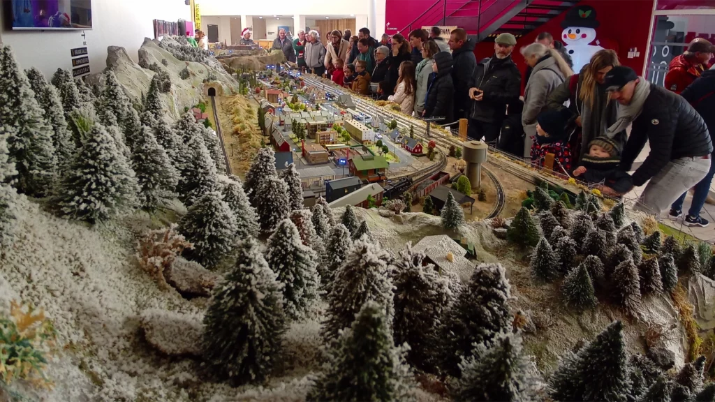 Exposition maquette de la section modélisme ferroviaire du Club Amitié Loisirs de Renan (29)